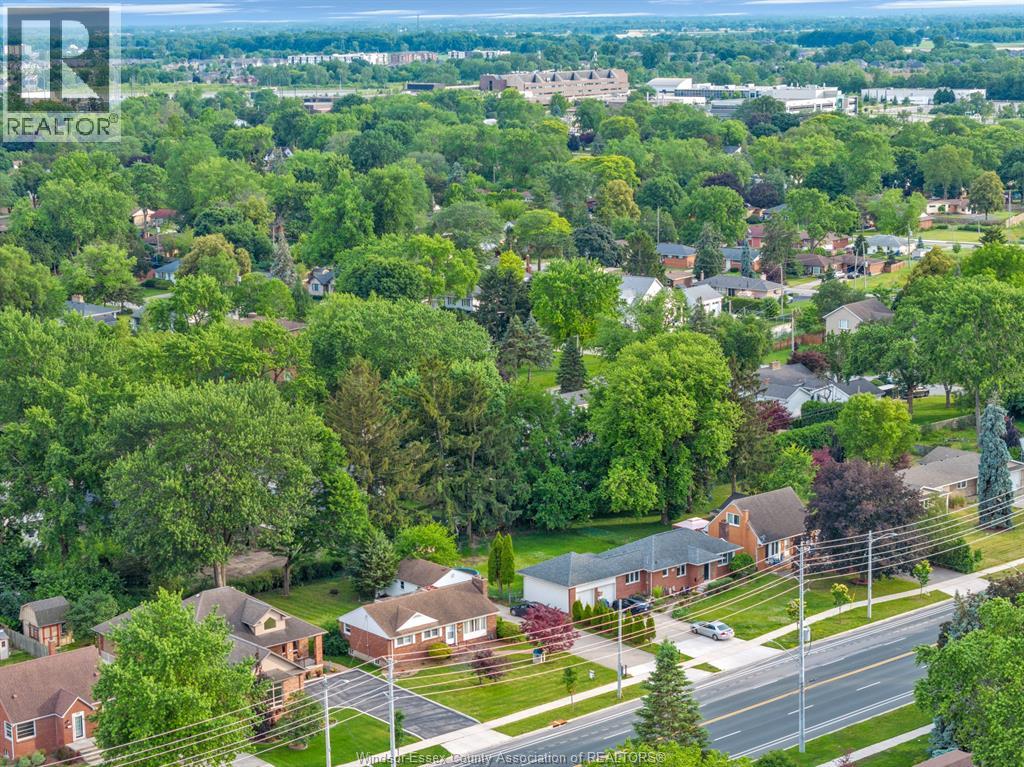 Photo 42 of 1045 Cabana Road West, Windsor ON