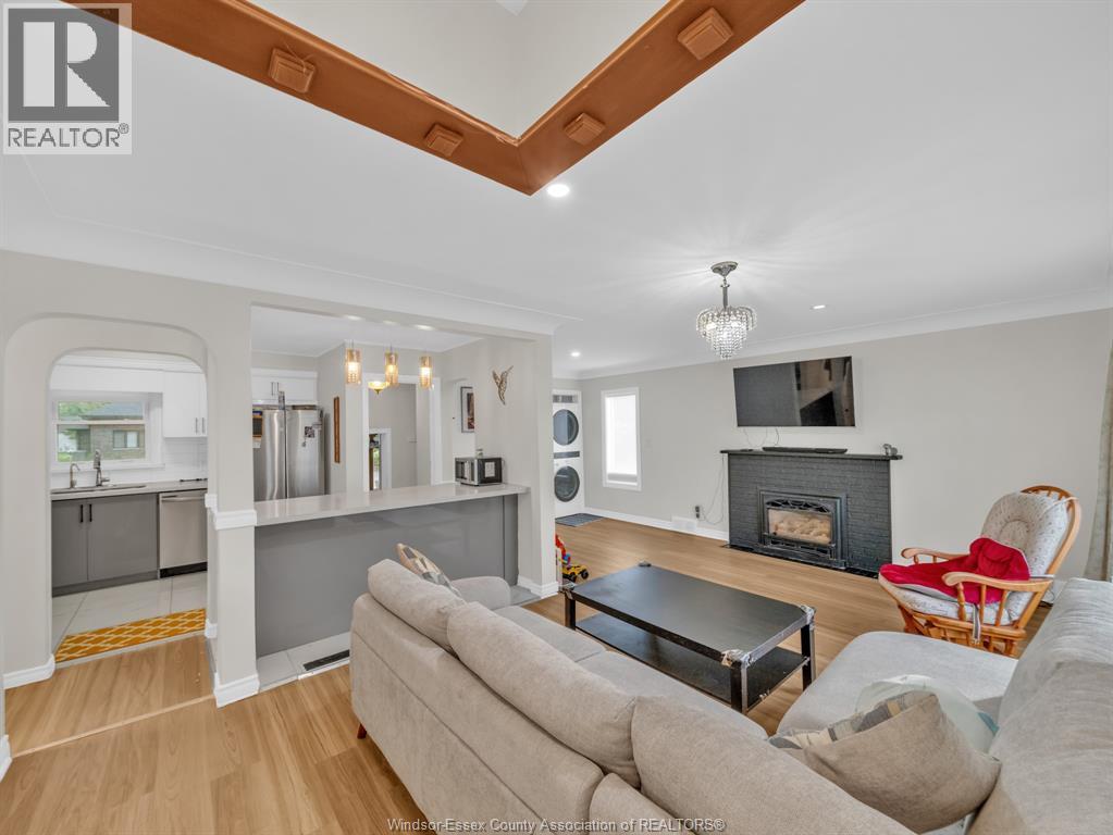 Photo 9 of 1045 Cabana Road West, Windsor ON