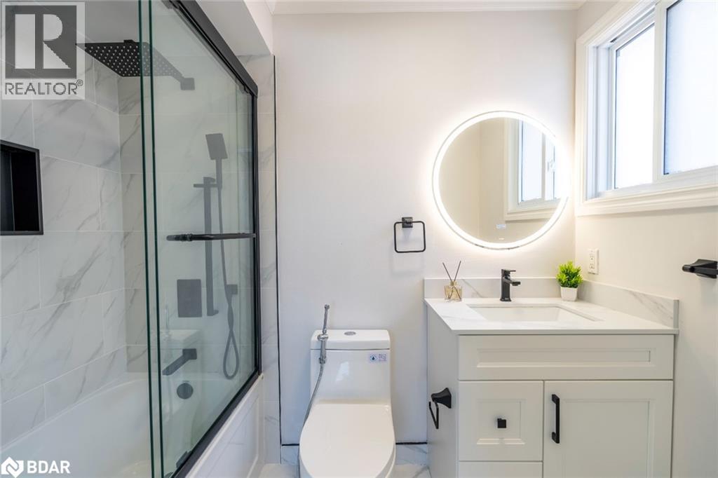 Photo 2 of 12 Cuthbert Street, Barrie ON