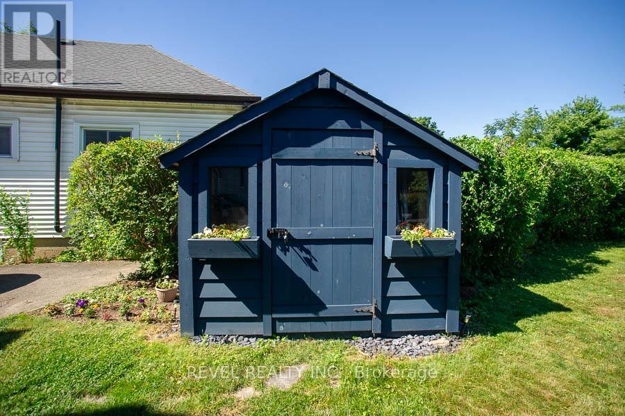 Photo 35 of 24 Hill Avenue, Brantford ON
