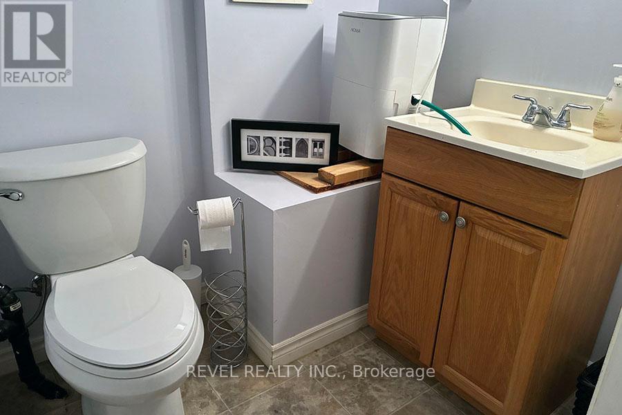 Photo 37 of 24 Hill Avenue, Brantford ON