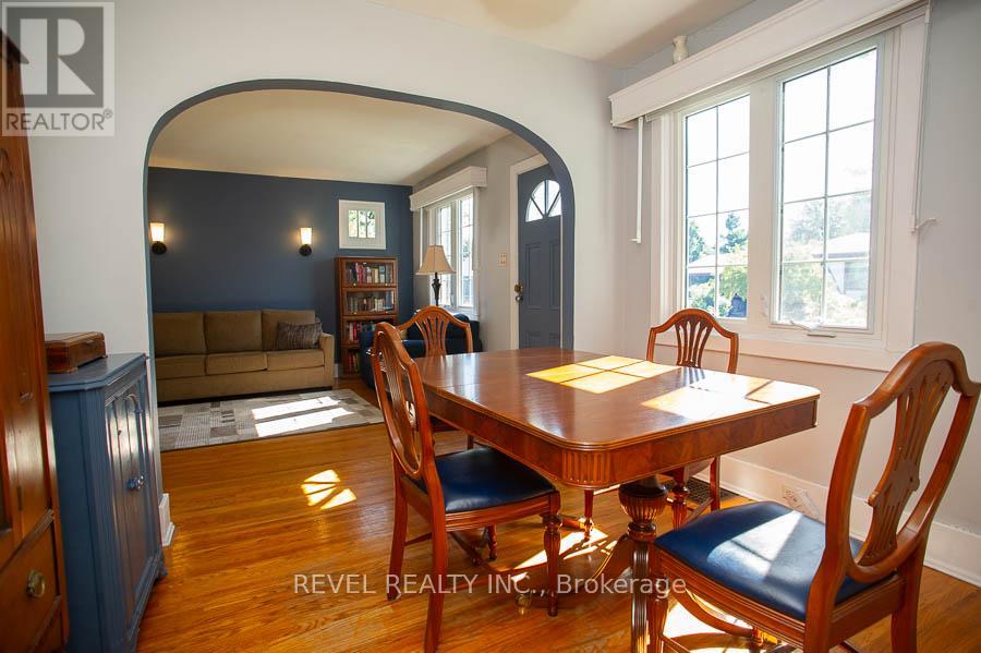 Photo 9 of 24 Hill Avenue, Brantford ON