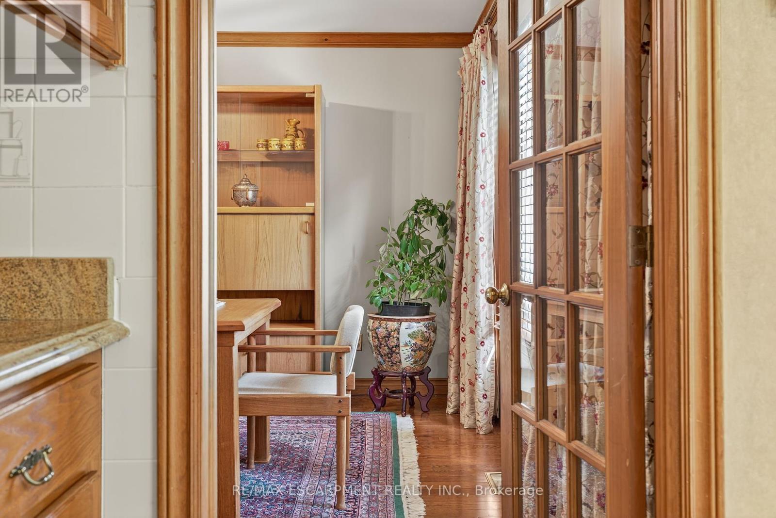 Photo 6 of 64 Summerdale Place, Hamilton ON