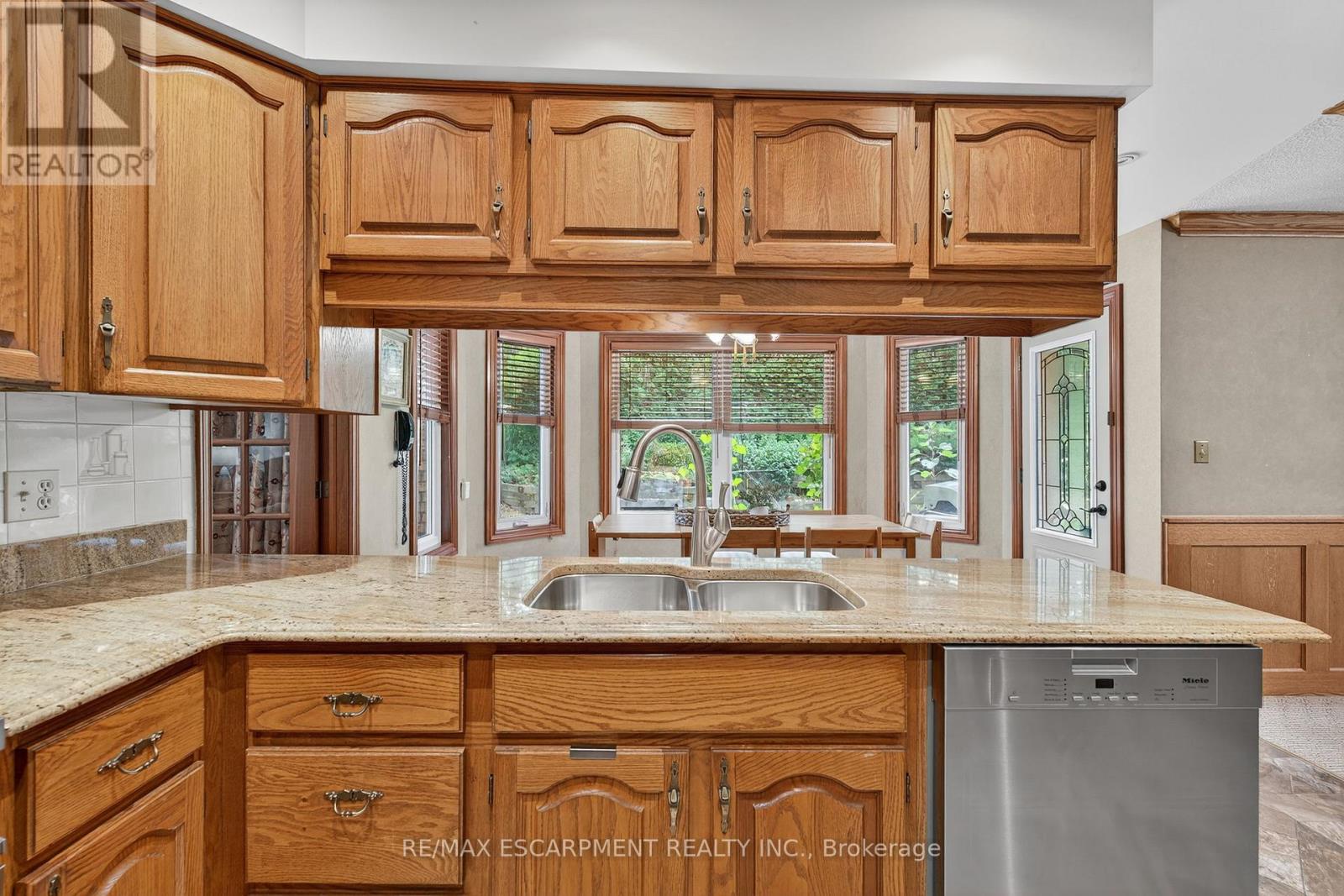Photo 39 of 64 Summerdale Place, Hamilton ON