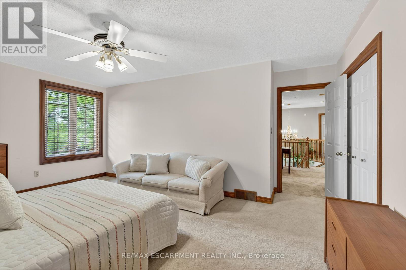 Photo 15 of 64 Summerdale Place, Hamilton ON