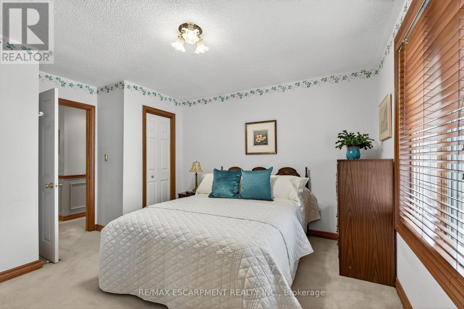 Photo 45 of 64 Summerdale Place, Hamilton ON