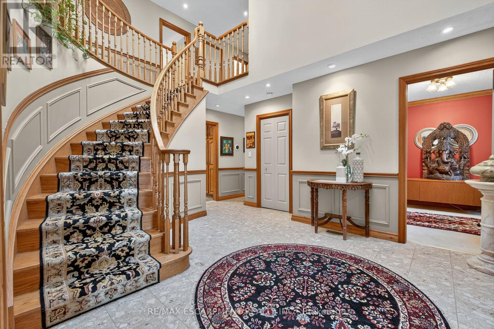 Photo 4 of 64 Summerdale Place, Hamilton ON