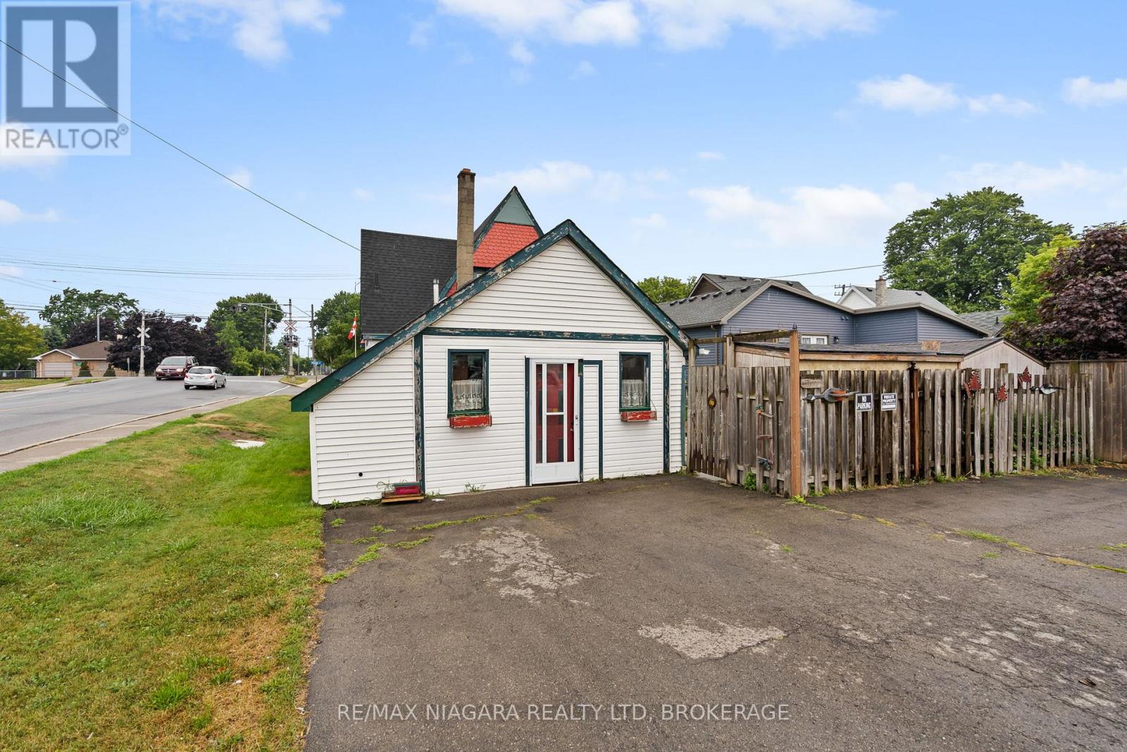 Photo 17 of 44 Park Street, Port Colborne ON