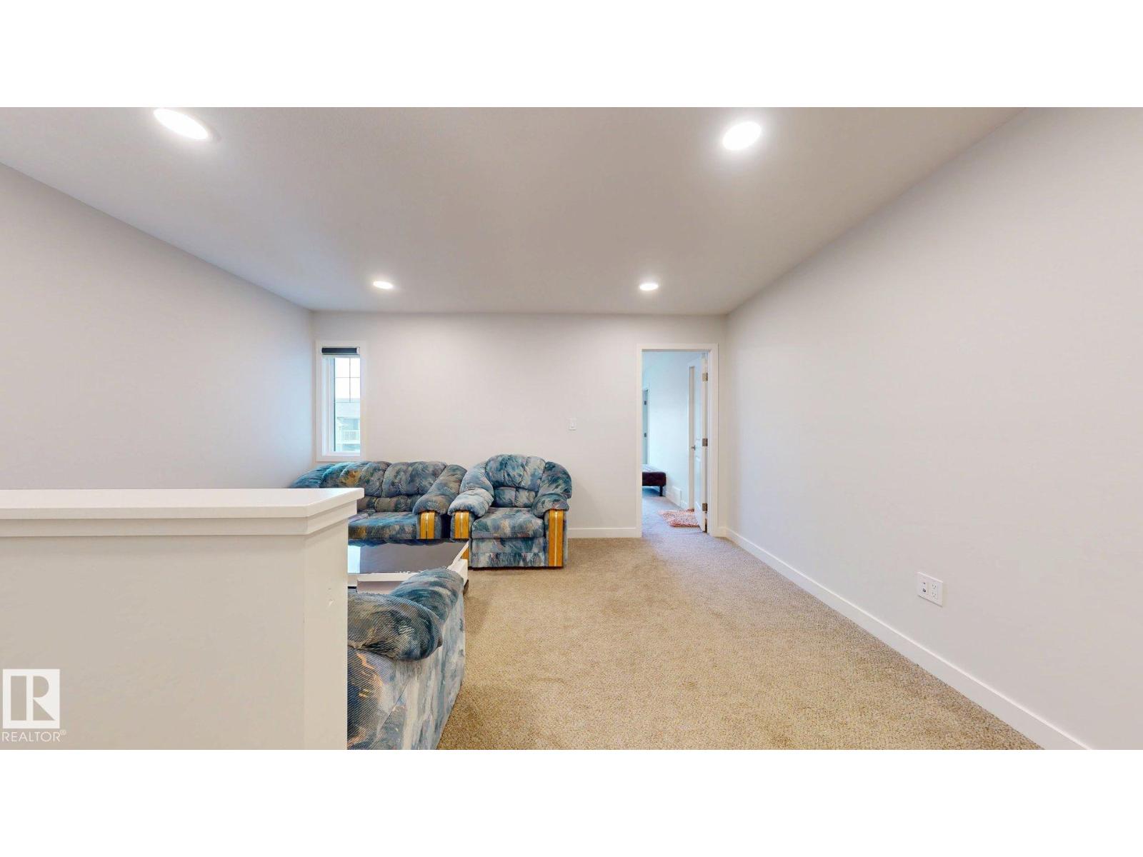 Photo 8 of 1143 Plum Ln Sw, Edmonton AB