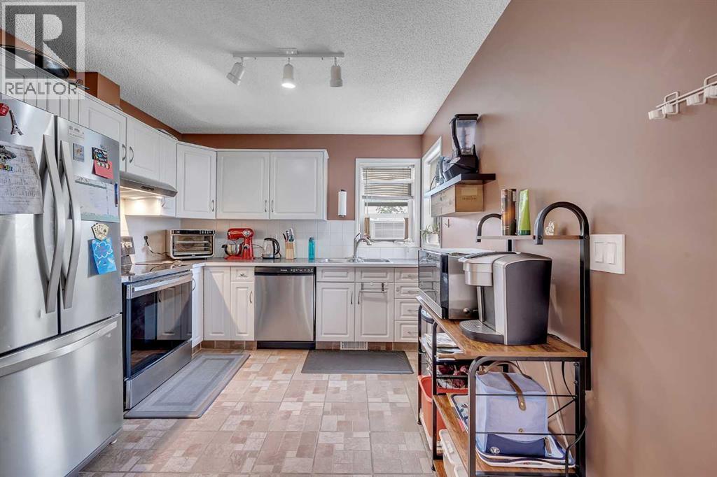 Single Family House for Sale in   Hidden Hills Terrace NW Hidden Valley Calgary 