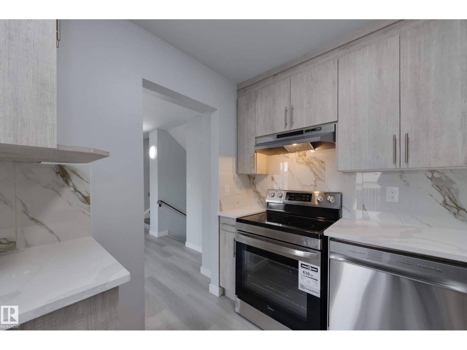 Photo 10 of 1516 A 69 St Nw, Edmonton AB