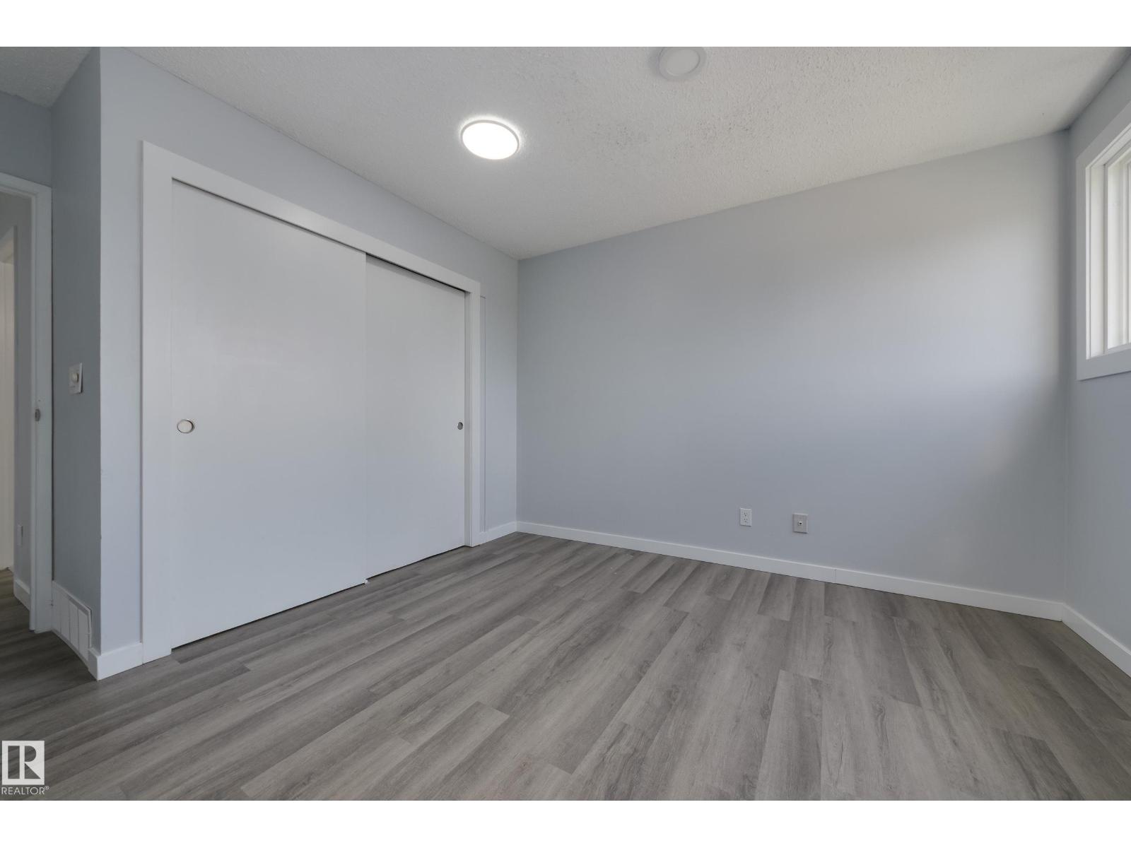 Photo 17 of 1516 A 69 St Nw, Edmonton AB