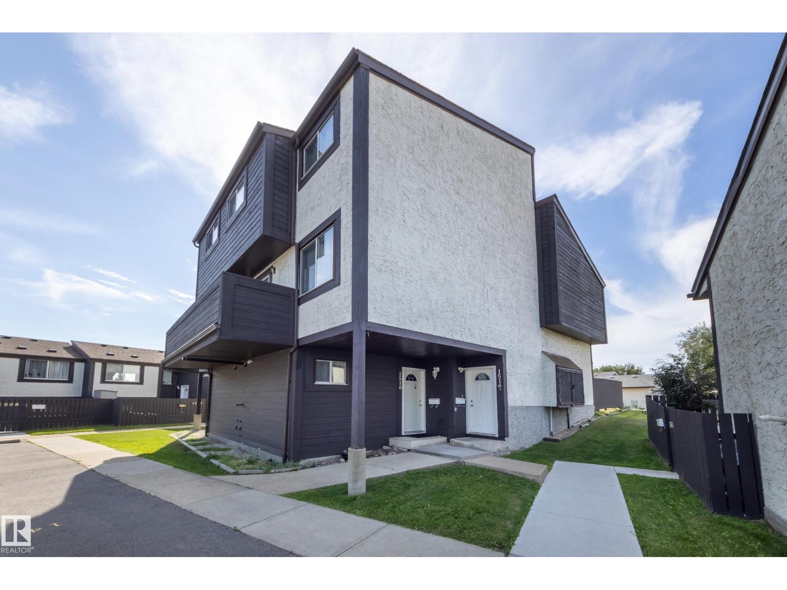 Photo 2 of 1516 A 69 St Nw, Edmonton AB