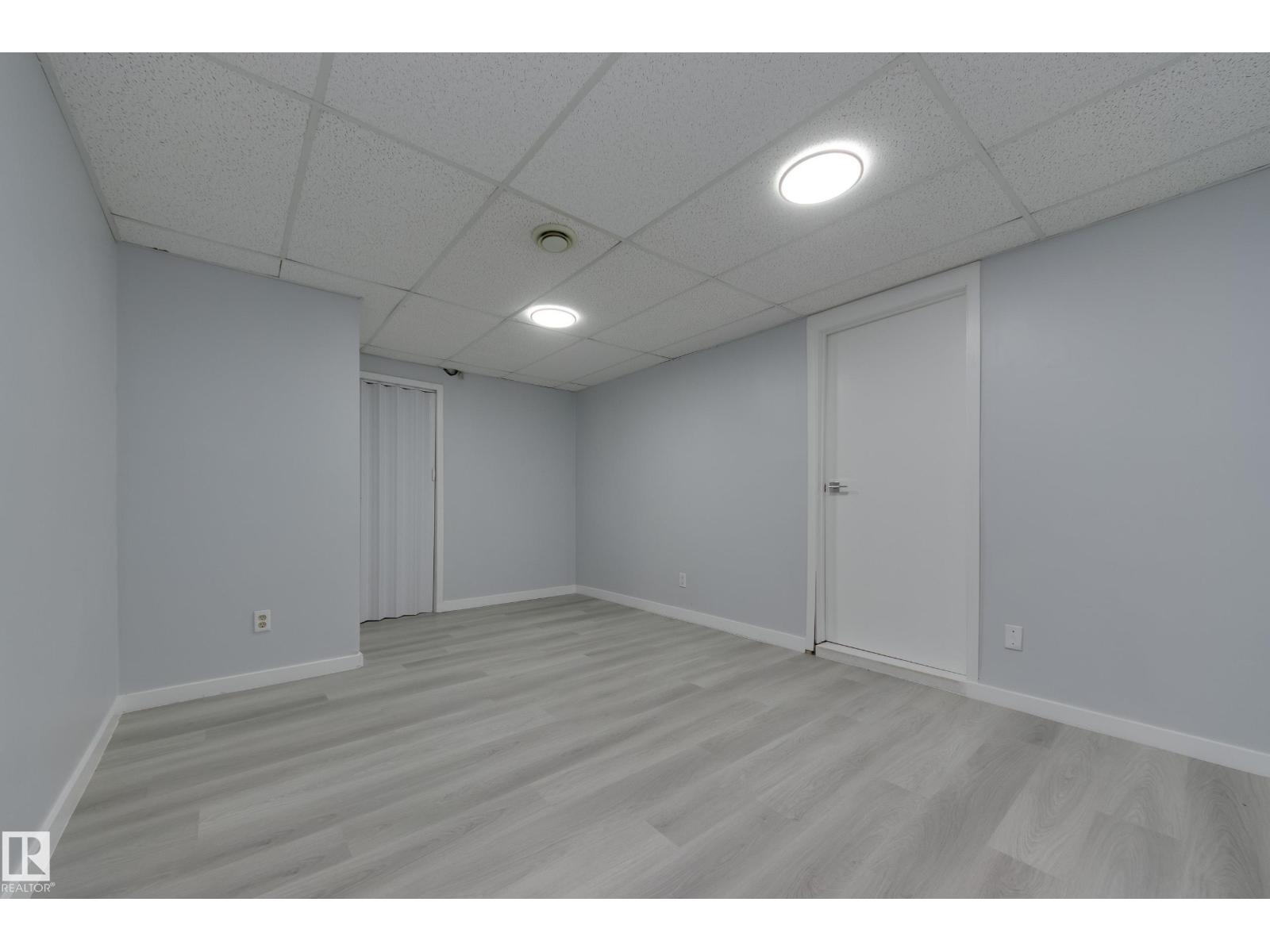 Photo 21 of 1516 A 69 St Nw, Edmonton AB