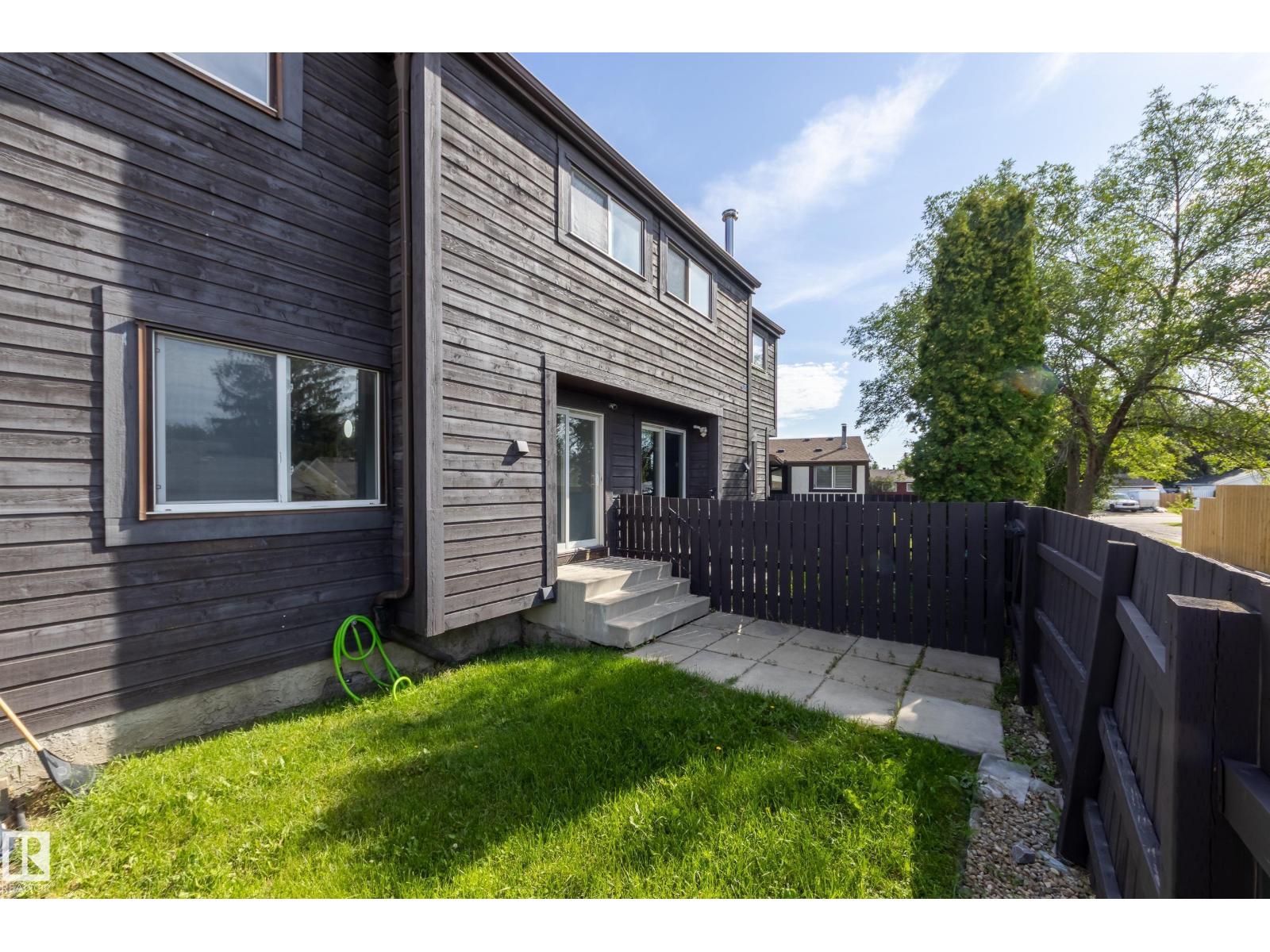 Photo 28 of 1516 A 69 St Nw, Edmonton AB