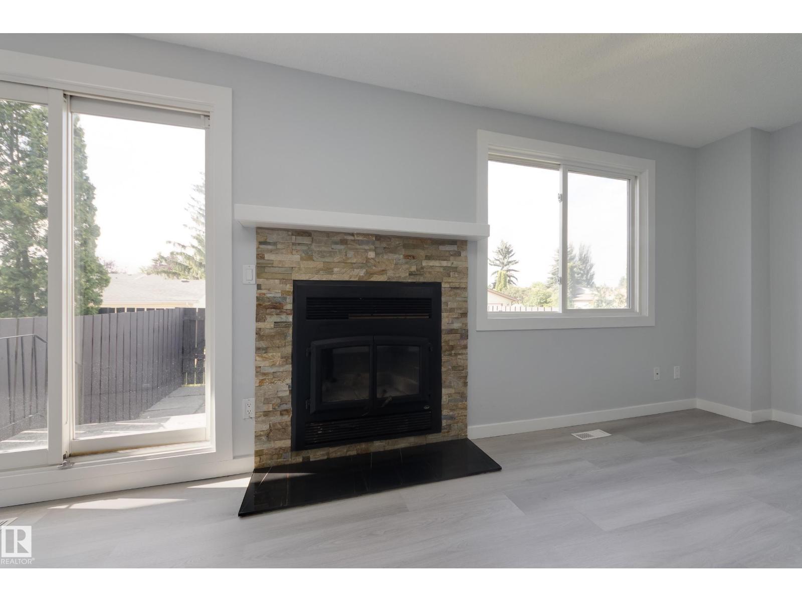 Photo 7 of 1516 A 69 St Nw, Edmonton AB