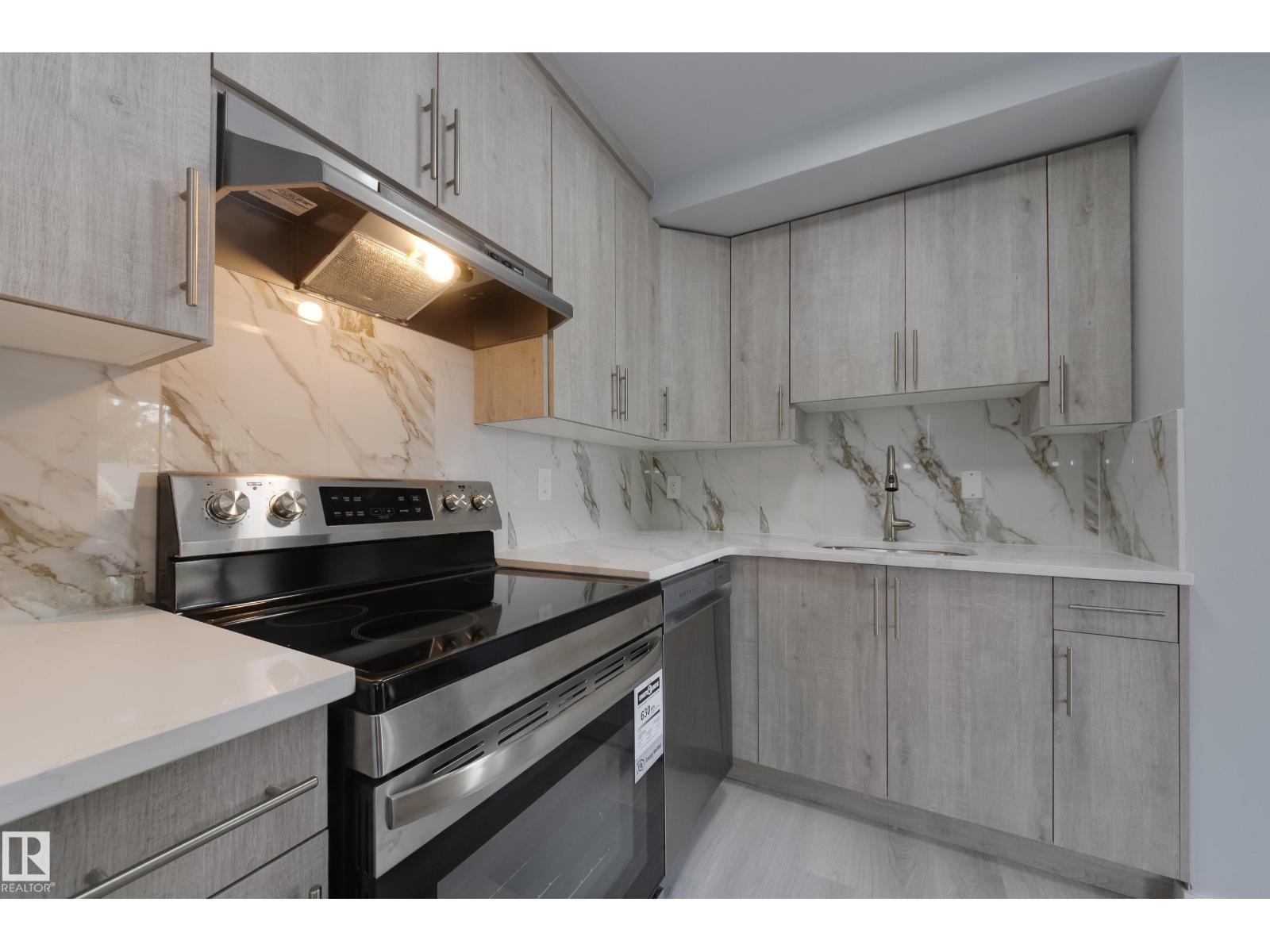 Photo 9 of 1516 A 69 St Nw, Edmonton AB