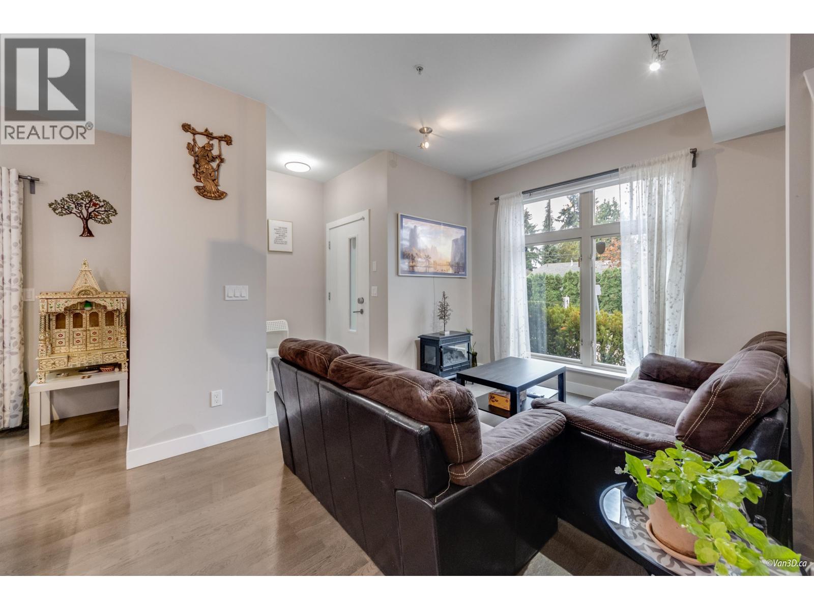 Photo 4 of 9 10119 River Drive, Richmond BC