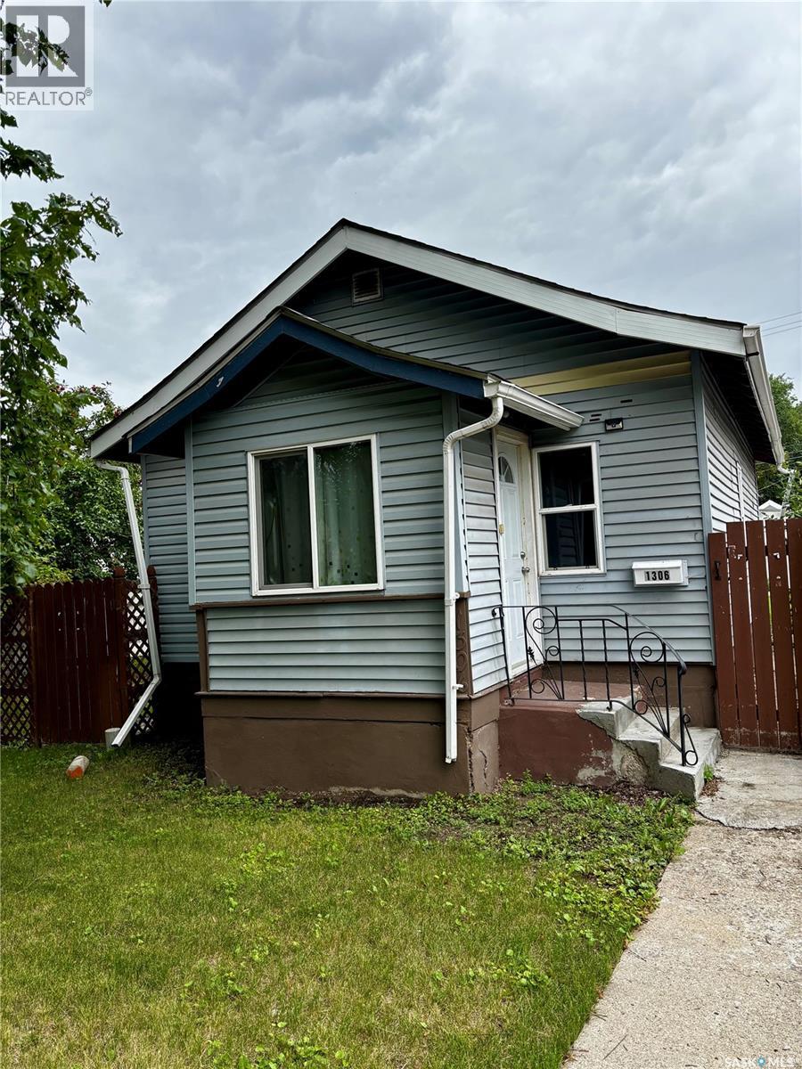 Single Family House Bungalow for Sale in  B AVENUE N Saskatoon 