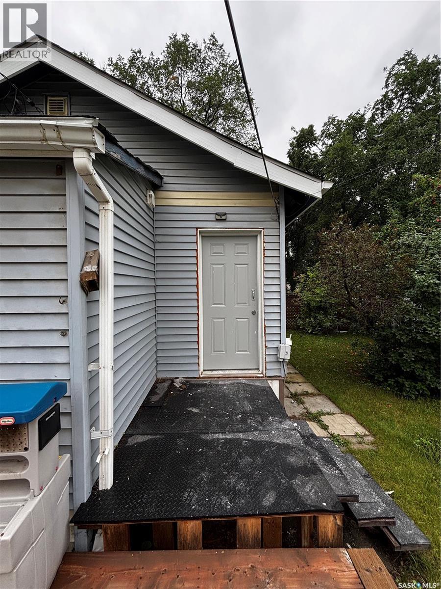 Single Family House Bungalow for Sale in  B AVENUE N Saskatoon 