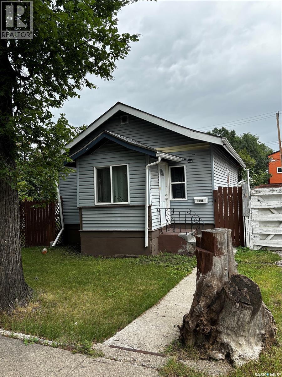 Single Family House Bungalow for Sale in  B AVENUE N Saskatoon 