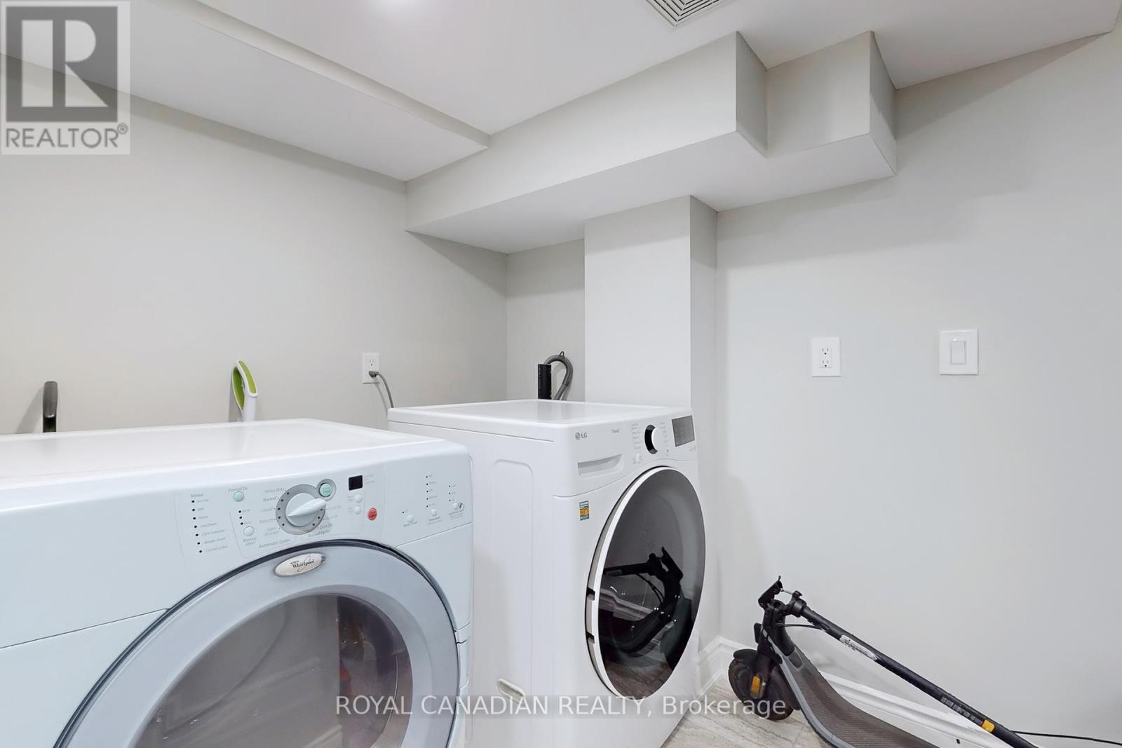 Photo 39 of 5116 Churchill Meadows Boulevard, Mississauga ON