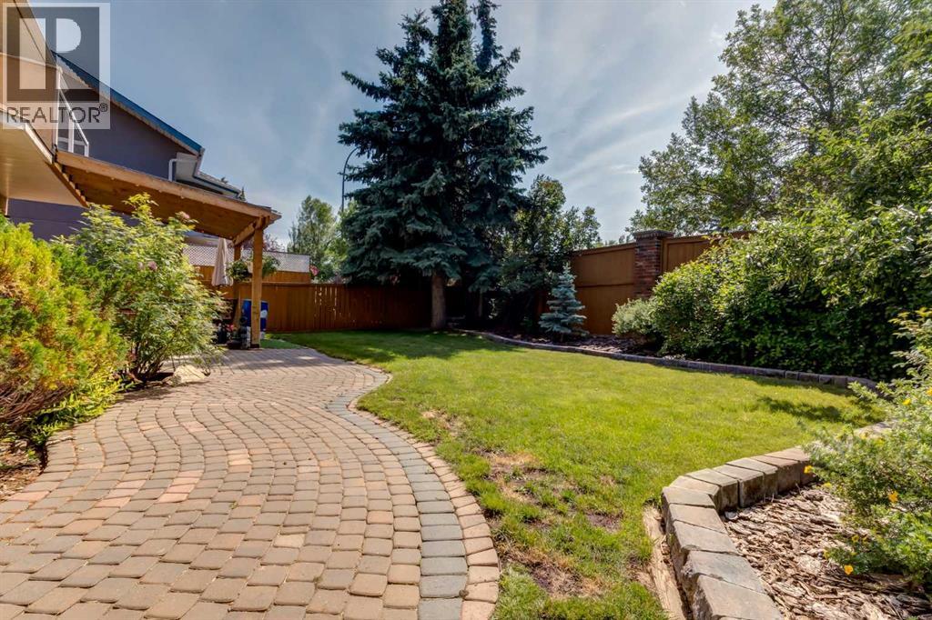 Photo 42 of 39 Canterbury Court Sw, Calgary AB