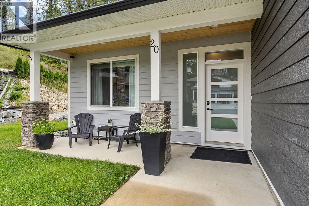 Photo 28 of 20 15th Avenue Se, Salmon Arm BC