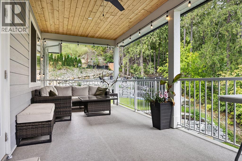Photo 22 of 20 15th Avenue Se, Salmon Arm BC