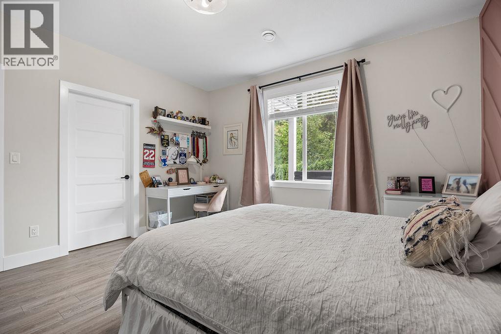 Photo 6 of 20 15th Avenue Se, Salmon Arm BC