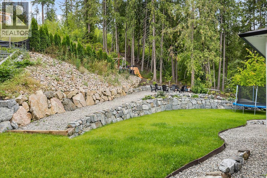 Photo 33 of 20 15th Avenue Se, Salmon Arm BC