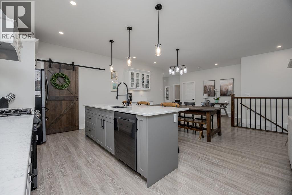 Photo 43 of 20 15th Avenue Se, Salmon Arm BC