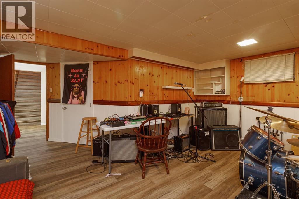 Photo 12 of 2824 Parkdale Boulevard Nw, Calgary AB