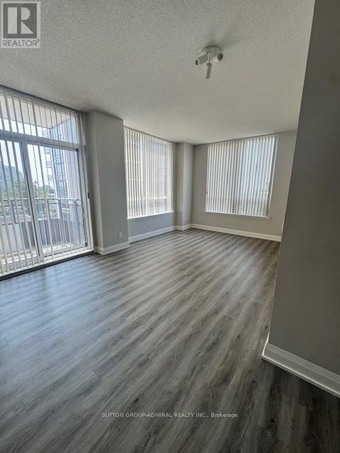 Photo 1 of 408 75 North Park Road, Vaughan ON