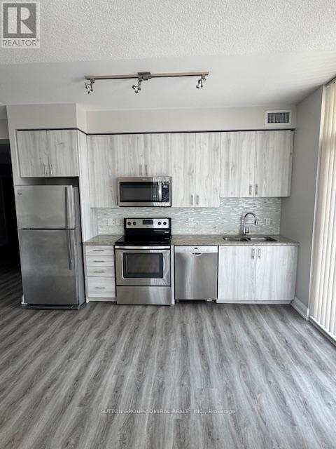 Photo 7 of 408 75 North Park Road, Vaughan ON