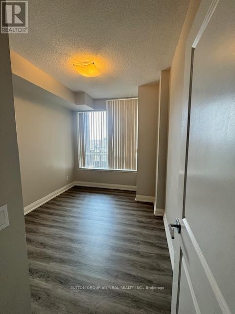 Photo 6 of 408 75 North Park Road, Vaughan ON