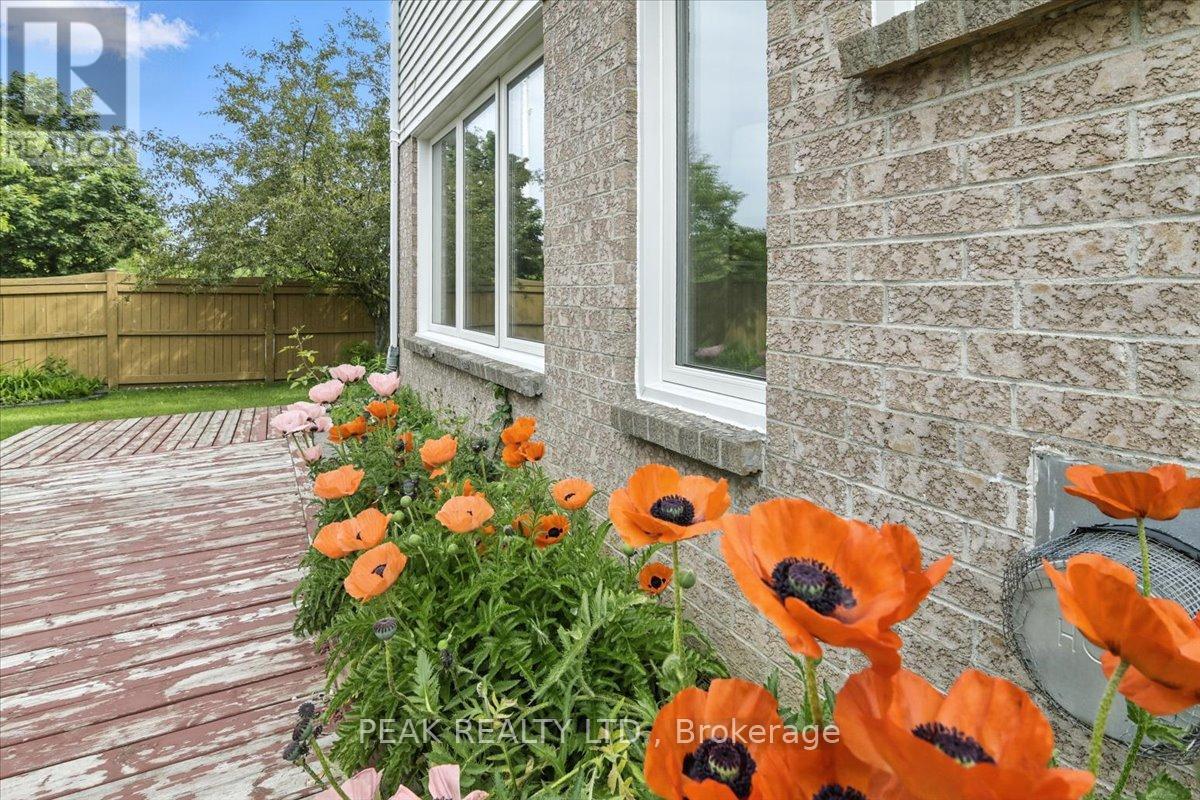Photo 38 of 2 Granary Lane, Clarington ON