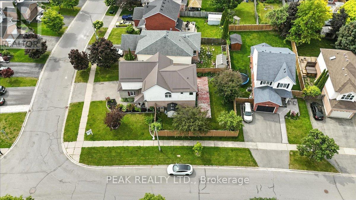 Photo 43 of 2 Granary Lane, Clarington ON