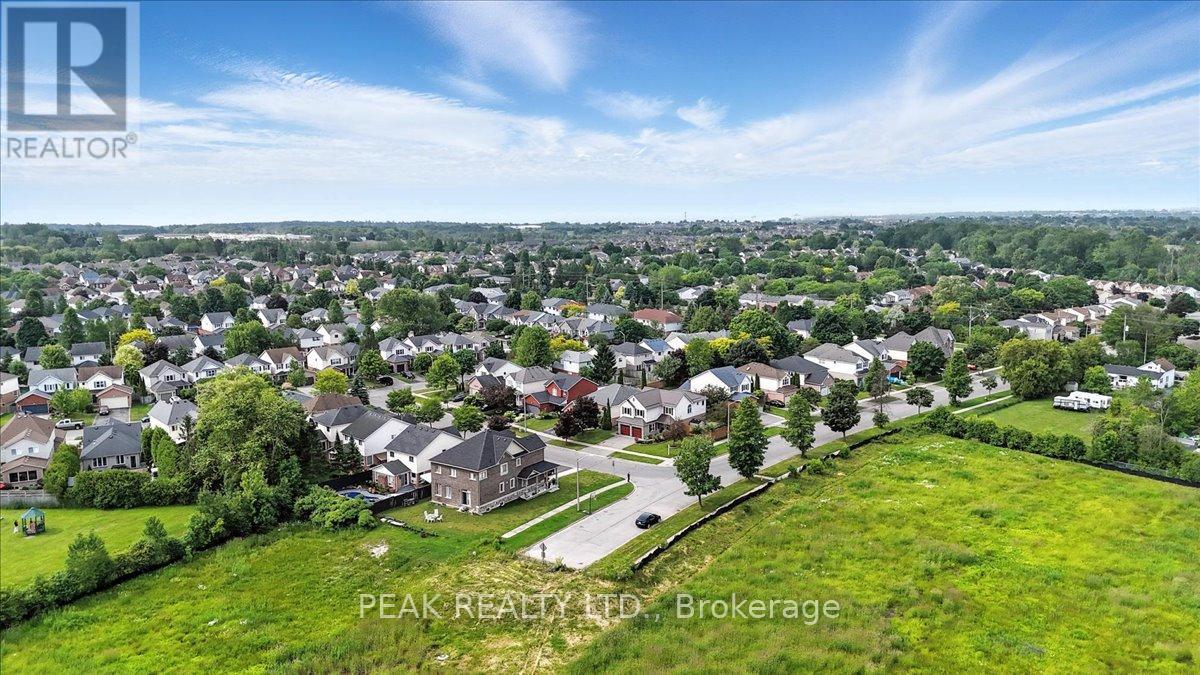 Photo 44 of 2 Granary Lane, Clarington ON
