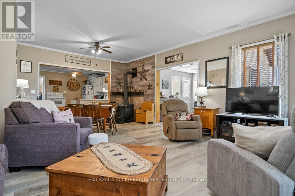 Photo 33 of 250 Perry Road, Greater Napanee ON
