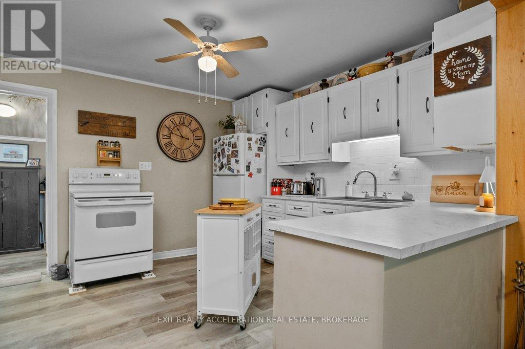 Photo 35 of 250 Perry Road, Greater Napanee ON
