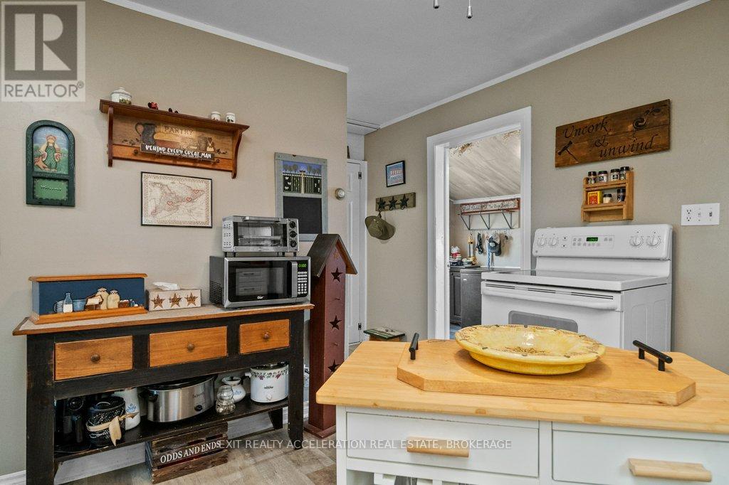 Photo 40 of 250 Perry Road, Greater Napanee ON