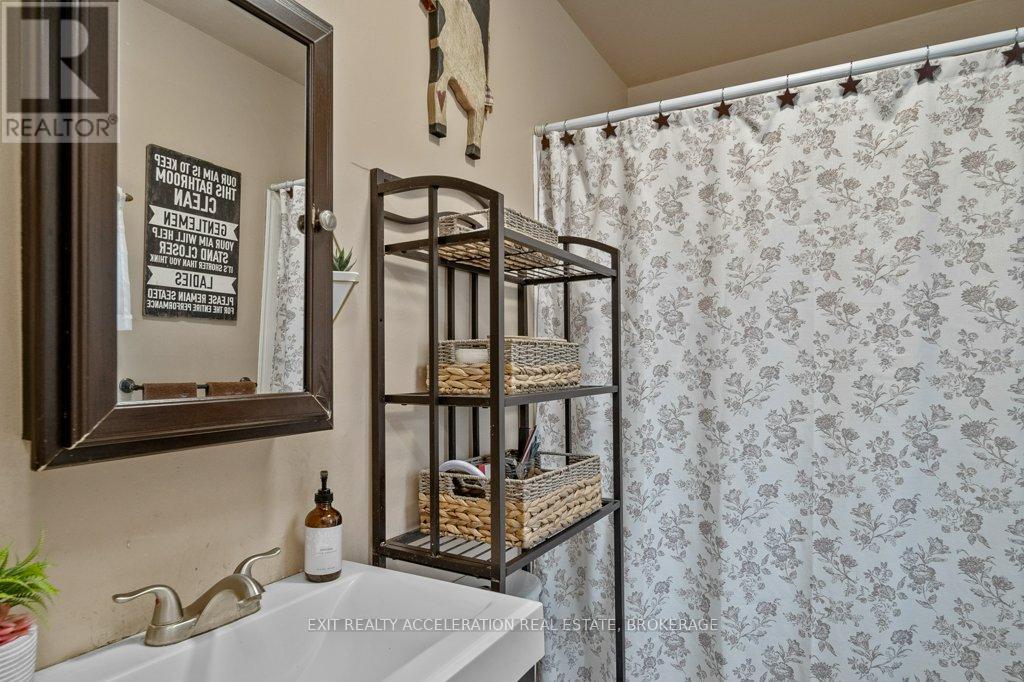 Photo 46 of 250 Perry Road, Greater Napanee ON