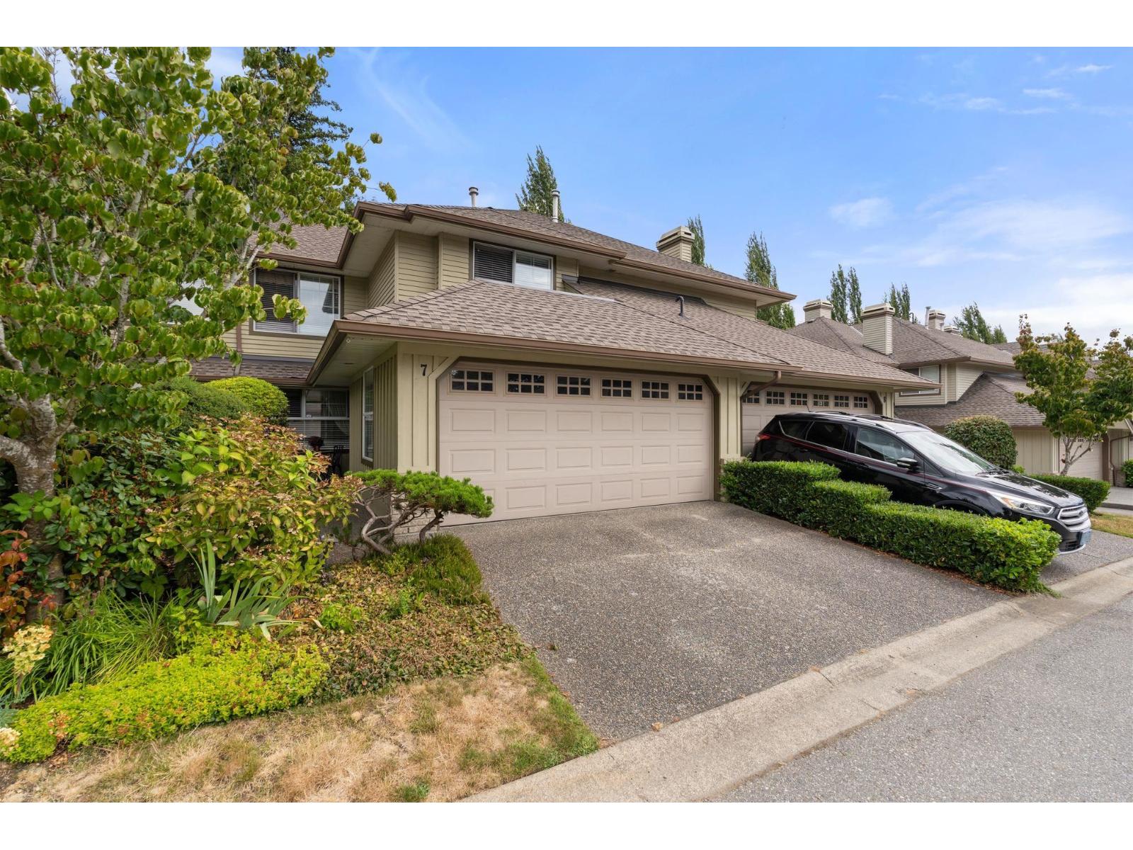 Photo 2 of 7 15860 82 Avenue, Surrey BC