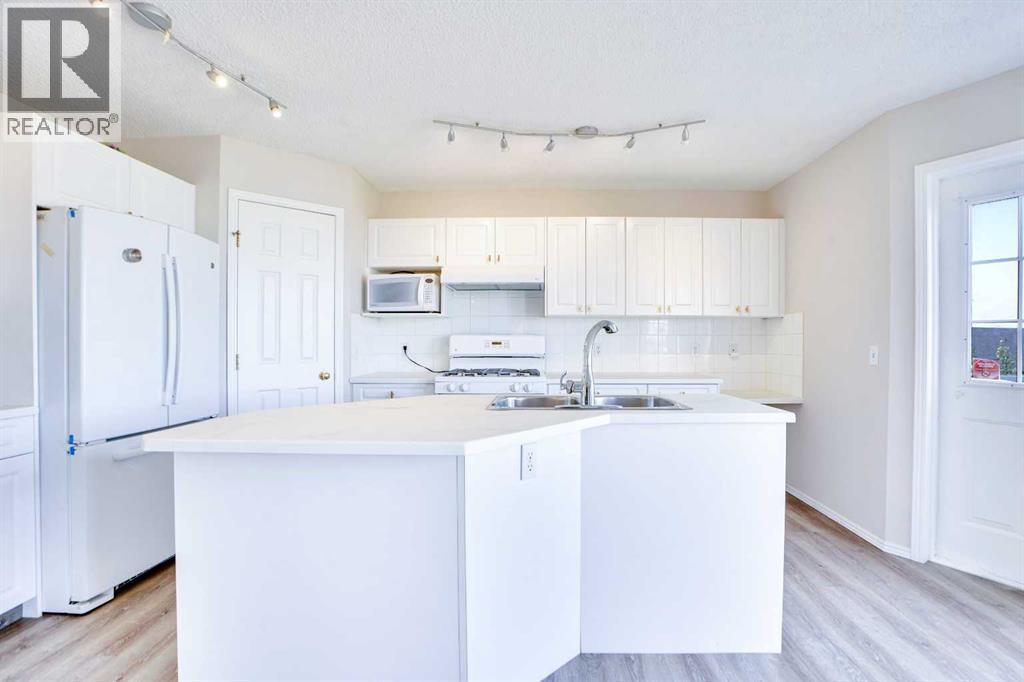 Photo 37 of 21 Panorama Hills Way Nw, Calgary AB