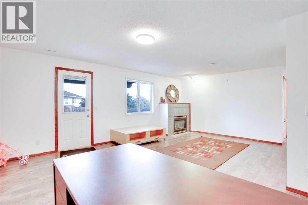Photo 2 of 21 Panorama Hills Way Nw, Calgary AB