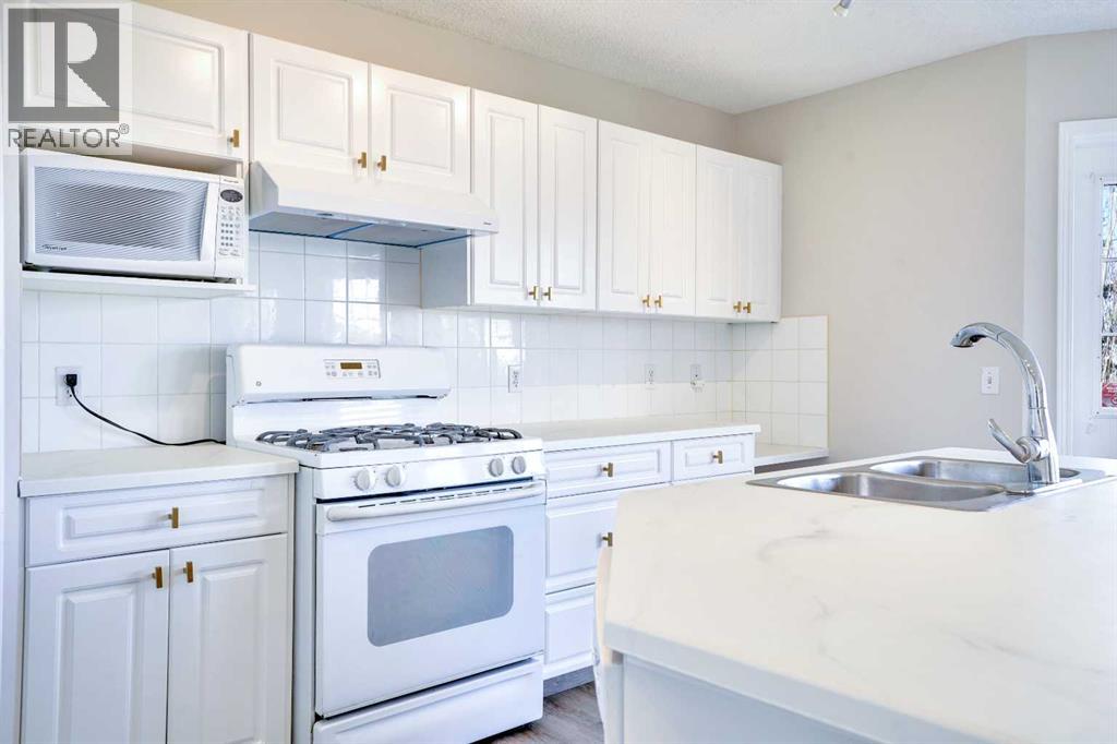 Photo 9 of 21 Panorama Hills Way Nw, Calgary AB