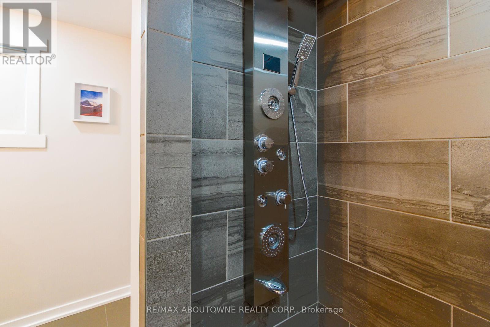 Photo 1 of 626 Cape Avenue, Burlington ON