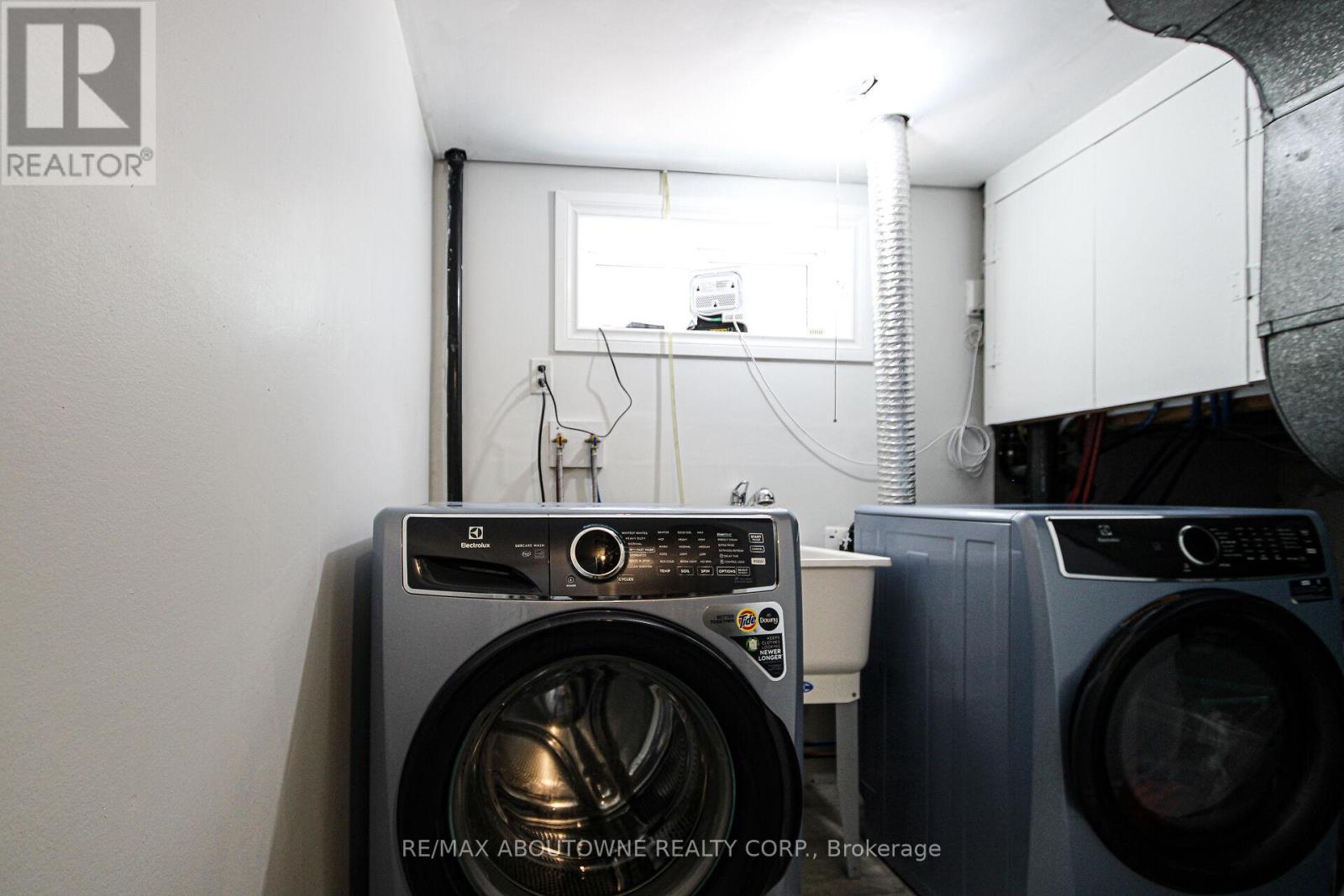 Photo 38 of 626 Cape Avenue, Burlington ON