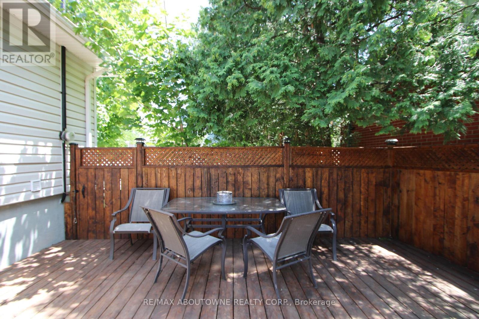 Photo 29 of 626 Cape Avenue, Burlington ON